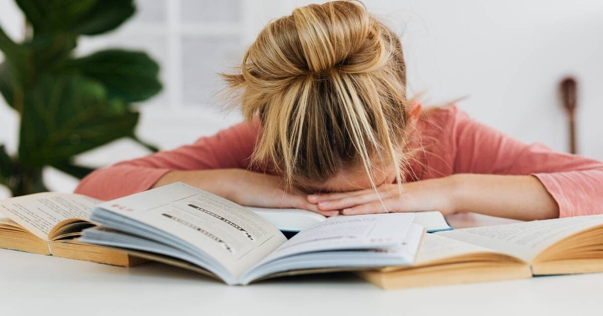 Article Hypnose procrastination : la vraie raison pour laquelle vous remettez tout à plus tard (ce n'est pas la paresse)
