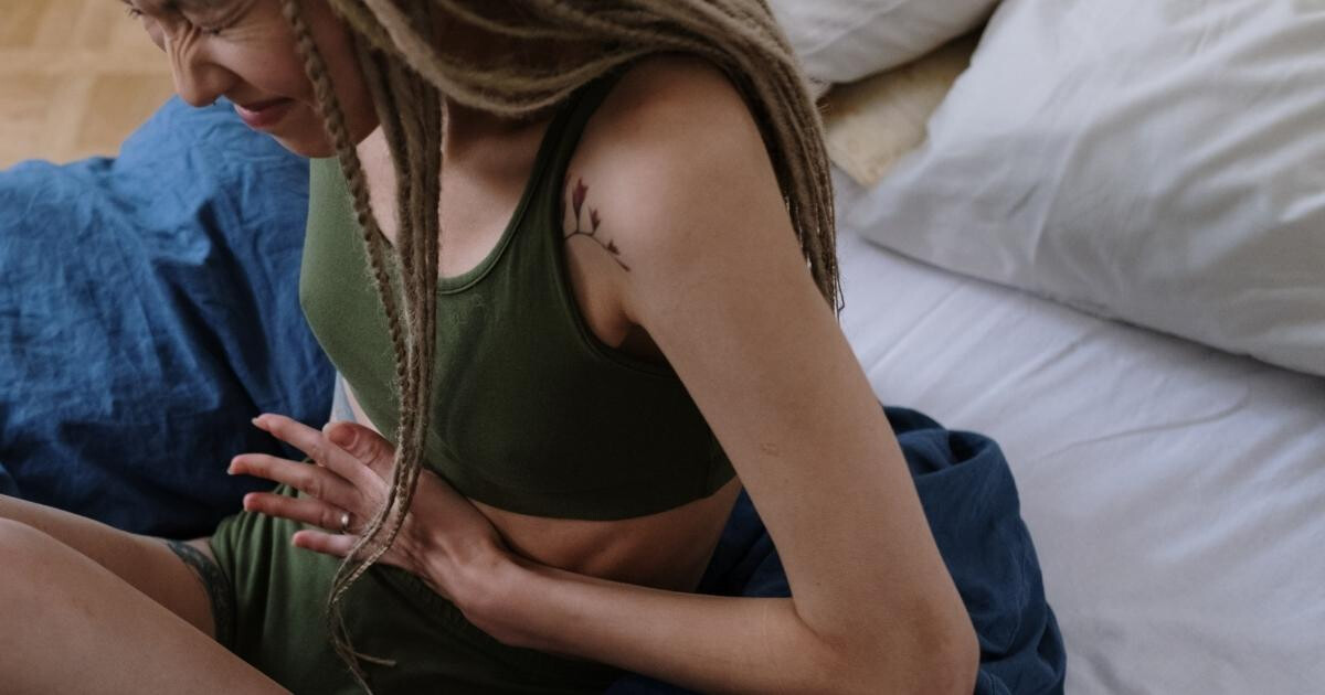 Article Réflexologie plantaire : cette technique de massage des pieds soulage instantanément les brûlures d'estomac